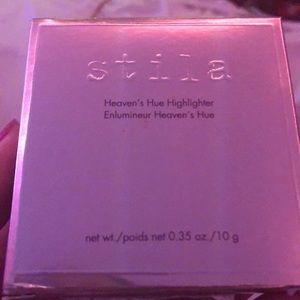 Stila highlighter/bronzer only swatched